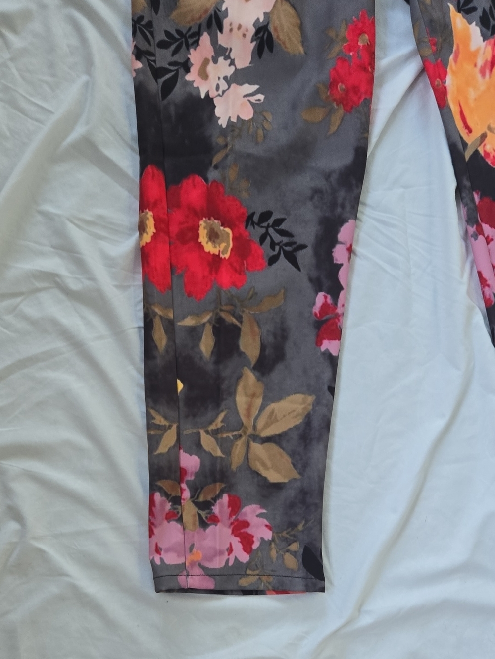 Men's Pants Grey With Multi Color Flowers On Front/Back Beautiful Rich Colors - Picture 6 of 15